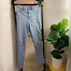 HIGH WAIST SKINNY JEANS.